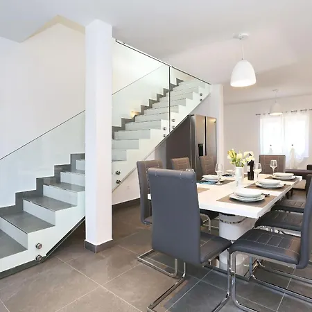 Lovre Villa *